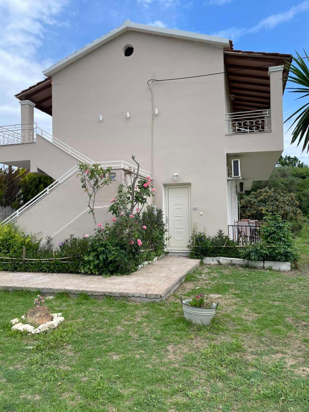 Aspasia Apartament *